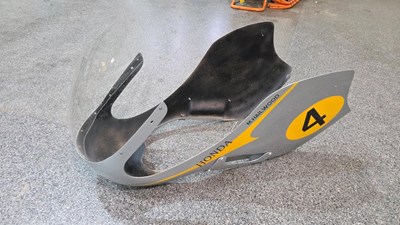 Lot 677 - HONDA 500 FOUR , MIKE HAILWOOD REPLICA FAIRING WITH SPARE NEW VISOR