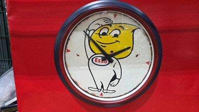 Lot 527 - HAND PAINTED MR DRIP CLOCK 18" DIA