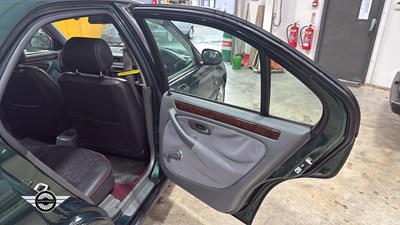 Lot 570 - 1999 ROVER 414I S