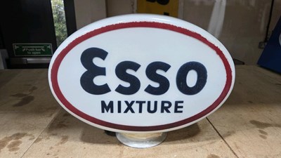 Lot 395 - ESSO MIXTURE GLASS PUMP GLOBE