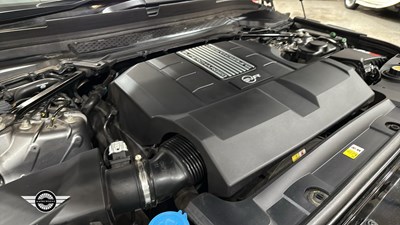 Lot 620 - 2015 LAND ROVER RANGE ROVER SPORT ABIOG DYN V8