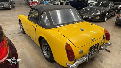 Lot 584 - 1972 MG MIDGET