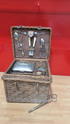 Lot 755 - WICKER PICNIC BASKET SET