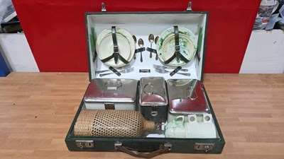 Lot 699 - GREEN VINTAGE PICNIC SET