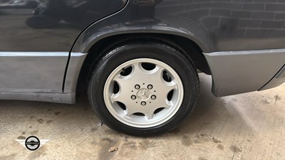 Lot 536 - 1993 MERCEDES 190E