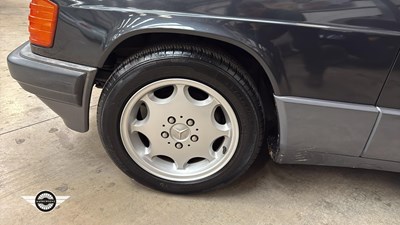 Lot 536 - 1993 MERCEDES 190E