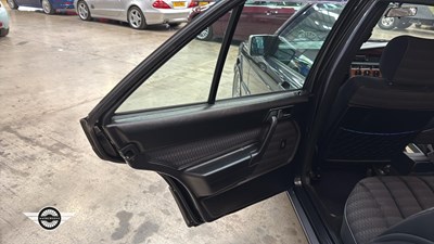 Lot 536 - 1993 MERCEDES 190E