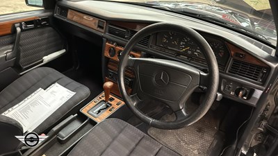 Lot 536 - 1993 MERCEDES 190E