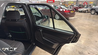 Lot 536 - 1993 MERCEDES 190E
