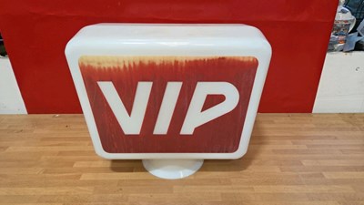 Lot 351 - VIP GLASS PUMP GLOBE