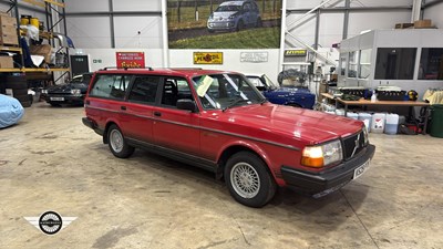 Lot 560 - 1992 VOLVO 240 TORSLANDA