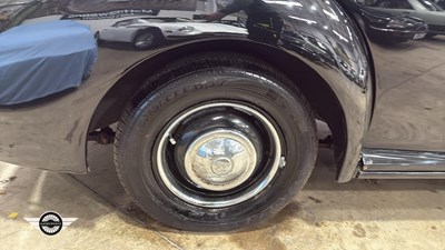 Lot 562 - 1953 MORRIS OXFORD