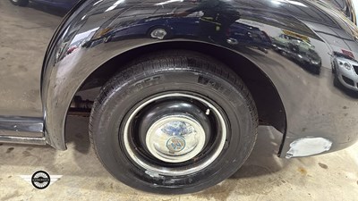 Lot 562 - 1953 MORRIS OXFORD