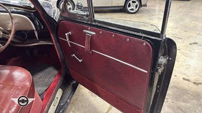 Lot 562 - 1953 MORRIS OXFORD