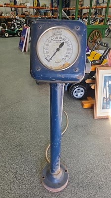 Lot 475 - AIR TYRE PRESSURE MACHINE