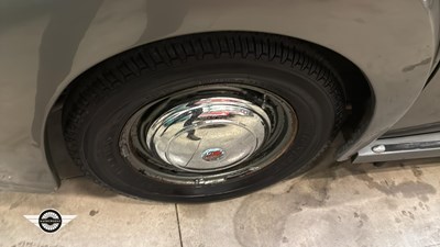 Lot 646 - 1951 TRIUMPH RENOWN