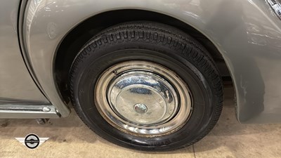 Lot 646 - 1951 TRIUMPH RENOWN