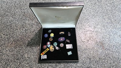 Lot 793 - SELECTION OF VINTAGE BADGES , BIKE / CAR ETC
