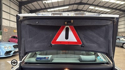 Lot 532 - 1994 MERCEDES E200 AUTO