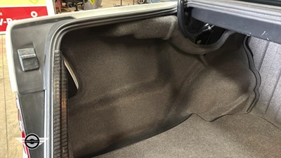 Lot 532 - 1994 MERCEDES E200 AUTO