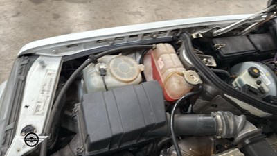 Lot 532 - 1994 MERCEDES E200 AUTO