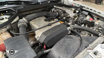 Lot 532 - 1994 MERCEDES E200 AUTO