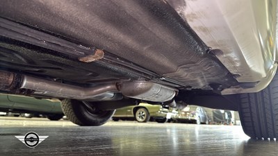 Lot 532 - 1994 MERCEDES E200 AUTO