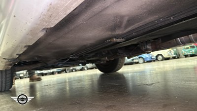 Lot 532 - 1994 MERCEDES E200 AUTO