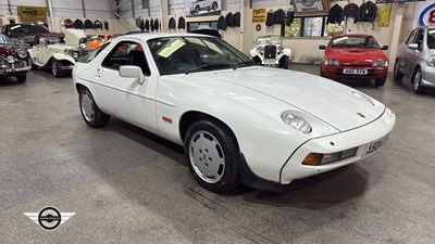 Lot 586 - 1984 PORSCHE 928 S AUTO