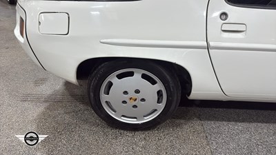 Lot 586 - 1984 PORSCHE 928 S AUTO