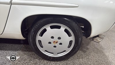 Lot 586 - 1984 PORSCHE 928 S AUTO