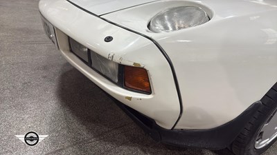 Lot 586 - 1984 PORSCHE 928 S AUTO