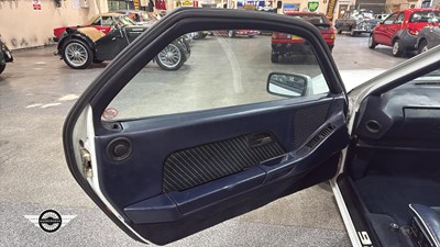 Lot 586 - 1984 PORSCHE 928 S AUTO