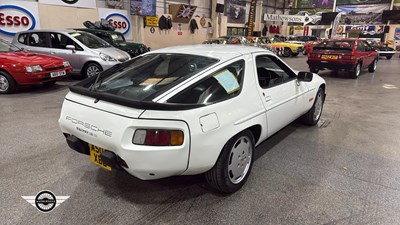 Lot 586 - 1984 PORSCHE 928 S AUTO