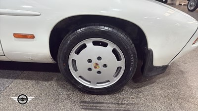 Lot 586 - 1984 PORSCHE 928 S AUTO