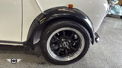 Lot 552 - 1998 ROVER MINI PAUL SMITH