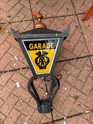 Lot 735 - AA GARAGE POLE MOUNTED LAMP 13" X 29"