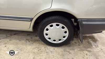 Lot 616 - 1989 FORD GRANADA GLI AUTO