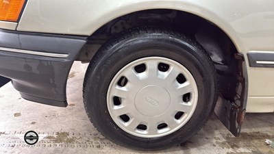 Lot 616 - 1989 FORD GRANADA GLI AUTO