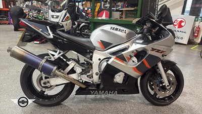 Lot 672 - 1999 YAMAHA R6