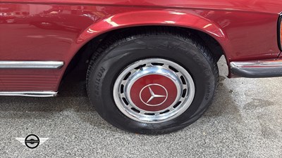 Lot 680 - 1972 MERCEDES 350 SL