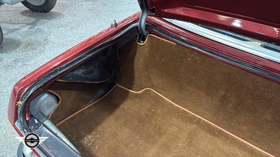 Lot 680 - 1972 MERCEDES 350 SL