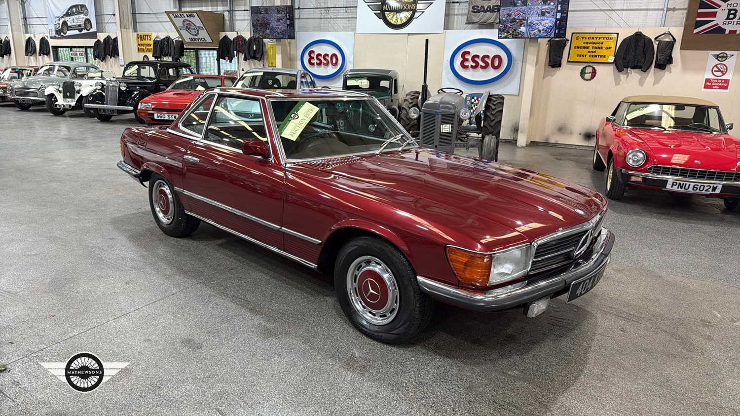 Lot 680 - 1972 MERCEDES 350 SL