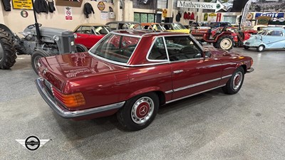 Lot 680 - 1972 MERCEDES 350 SL