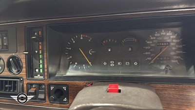 Lot 780 - 1983 FORD GRANADA GHIA IX AUTO