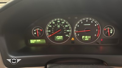 Lot 734 - 2005 VOLVO S60 SPORT T AUTO