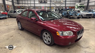 Lot 734 - 2005 VOLVO S60 SPORT T AUTO