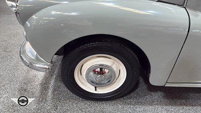 Lot 726 - 1958 MORRIS MINOR 1000