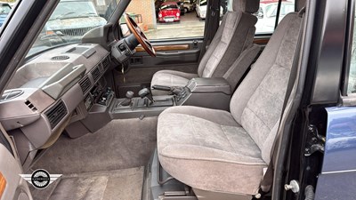 Lot 710 - 1990 LAND ROVER RANGE ROVER VOGUE EFI A