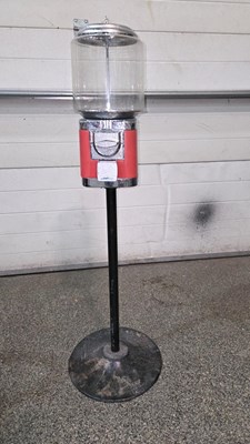 Lot 183 - BUBBLE GUM MACHINE